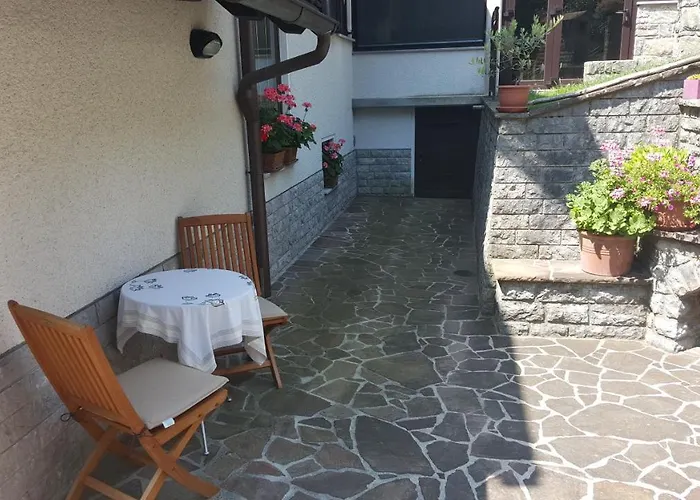 בית אירוח Ostan בובק